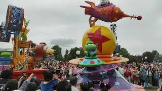 Disney mascot parade