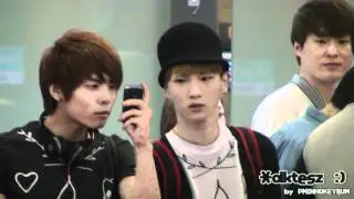 110521 Jonghyun use his bb take Photo fans