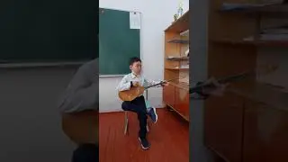 Далелбек Жанер. 1.М.Кочурбина"Мишка с куклой танцуют полечку"