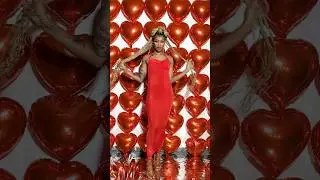 Valentine's photoshoot idea, DIY props Valentine's Day balloons photo set  bts.