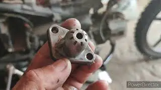 The motorcycle suddenly made a loud noise in the engine, and then stopped. Part 1.