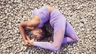 Anusha Karmakar sexy yoga splits and contortion