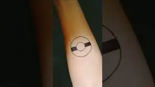 Menggambar Tato Bola Pokemon di Tangan 