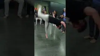 Au sem mao. Capoeira. #shorts #capoeira