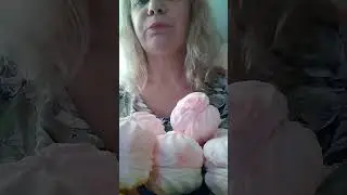 Delicious raspberry marshmallows . Вкусный малиновый зефир .