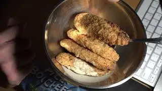 ASMR - CARAMEL PRETZELS AND CHICKEN TENDERS EATING SOUNDS
