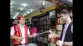 Как продают мороженное в турции