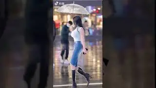 Chinese model on streets 