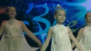 Танец "Я тебя люблю, мамуличка"