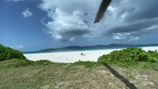 Luchtfoto van het Cousine Private Island Resort.
