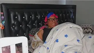 I wake up  9 months pregnant and almost gave birth in my bed 🛌