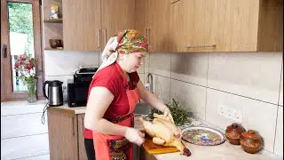PREPARING A TASTY DINNER FROM SIMPLE PRODUCTS. HARD WORK IN THE UKRAINIAN VILLAGE