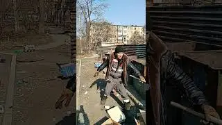 мусорщик работает 