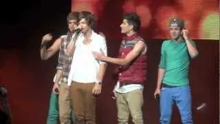 Zayn pinches Harry's butt & boob!! - One Direction - WMYB