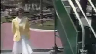 Julie Andrews sings, When You Wish Upon a Star.flv