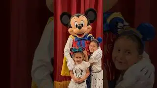 Mickey Mouse Meet and Greet at Disney World ❤️