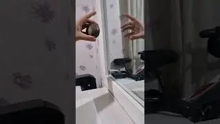 Why does this stone become invisible in the mirror?   