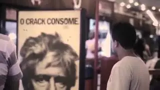Vermes consomem cartaz para mostrar os efeitos do Crack