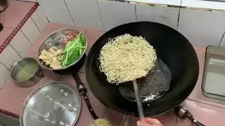 Tomato Ketchup Crispy Noodles