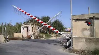 Spoorwegovergang Marsala (I) // Railroad crossing // Passaggio a livello