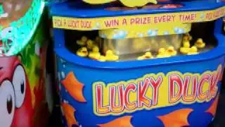 Bob's Space Racers Lucky Duck Midway Model by Birmingham Vending.flv