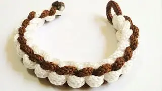 Making a beautiful bracelet from yarn Knitting a bracelet from yarn Making something from yarn
