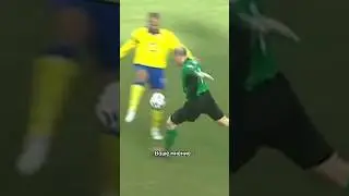 Можно ли отнимать мяч у вратаря? // Как Анри и Роналдиньо пытались перехитрить голкипера?