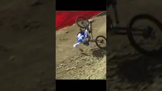 Worth wearing gloves? #mountainbike #shortsyoutube #crash