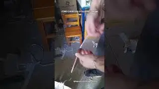 COMO CARREGAR UM CELULAR COM UM FONE?