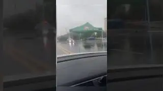ЖИВАЯ ПАЛАТКА ИДЁТ ПО ДОРОГЕ