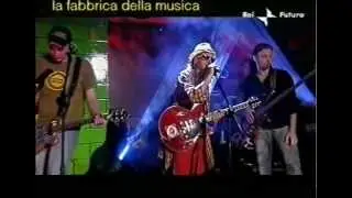 Guttalax - Alkohol (live su Rai Futura)
