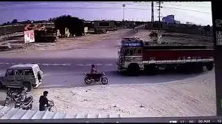 Live accident in jaipur 2017