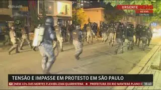 CHOQUE durante confronto com vândalos AntiFA.