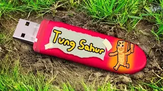 I Found Tung Tung Sahur's Secret USB World! 💾 | Minecraft