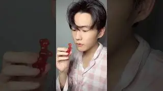 Gummy bear takes a shower