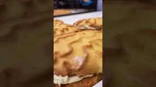 Pan de mantequilla con crema 😍😍😍