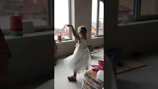 Доченька Танцует