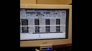 AKAI S950 Hardware Sampler back in action@