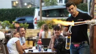 WAITER INFILTRATED IN AN IRISH PUB ☘