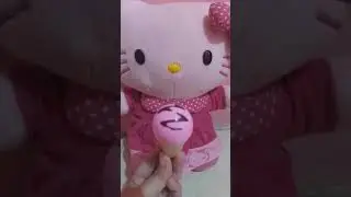 hello kitty eating stroberry flavored ice cream #hellokitty#eating#mukbang#icecream#stroberry#shorts