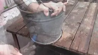 меняю дно у старого ведра