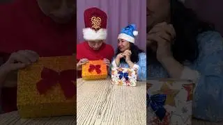 Battle of Santa Clauses!