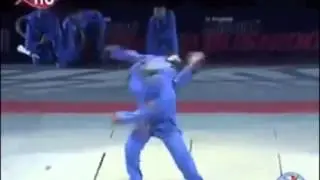 golpe espetacular menina mostra muita tecnica