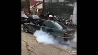 самый офигенная дрифт :  на BMW E34