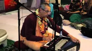 2015-10-12 ЕС Ниранджана Свами - Киртан (Алматы)