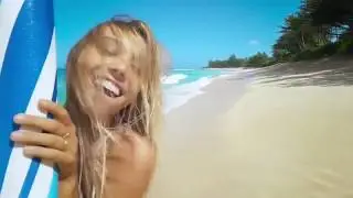 Девушки на пляже Красотки в купальниках