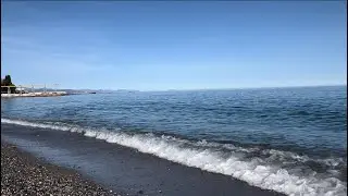 Крым. Алушта. 31 марта 2024. Центральный городской пляж.