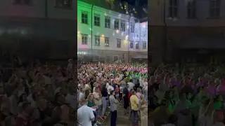 Мір спявае Хату бацькоў!