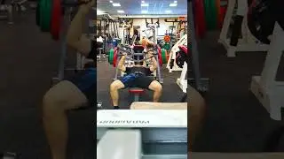 Сделал заключительный подход 100кг на 5 раз.