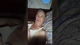 Внучка поздравила деда с 1 апреля